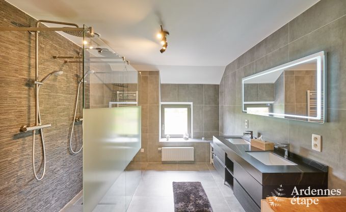 Maison de vacances avec piscine int�rieure � Froidchapelle, Ardenne