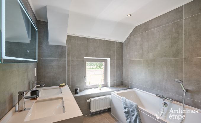 Maison de vacances avec piscine int�rieure � Froidchapelle, Ardenne