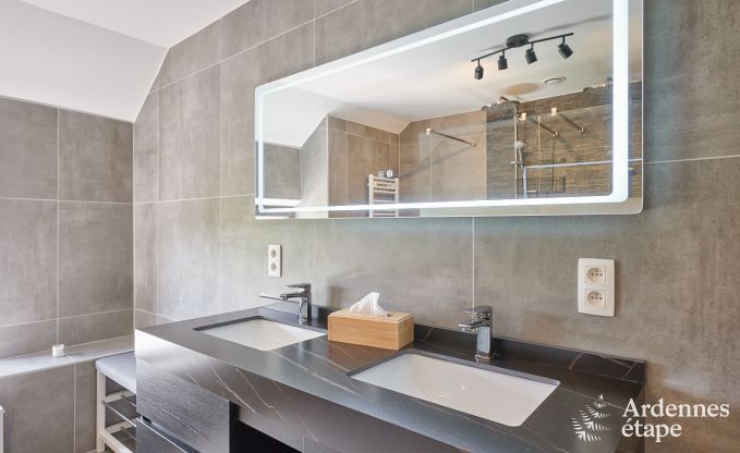 Maison de vacances avec piscine int�rieure � Froidchapelle, Ardenne