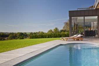 Villa de luxe à Froidthier pour 10p avec 5 chambres, bien-être et piscine