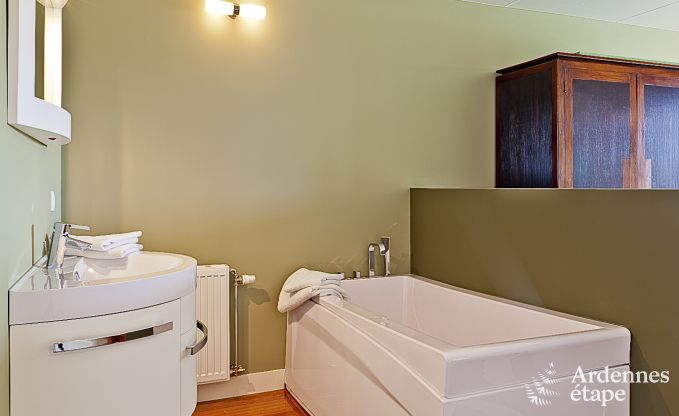 Maison de vacances de luxe  Froidthier pour 10 personnes avec piscine, bien-tre et 5 chambres prs d'Aubel