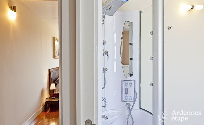 Maison de vacances de luxe  Froidthier pour 10 personnes avec piscine, bien-tre et 5 chambres prs d'Aubel