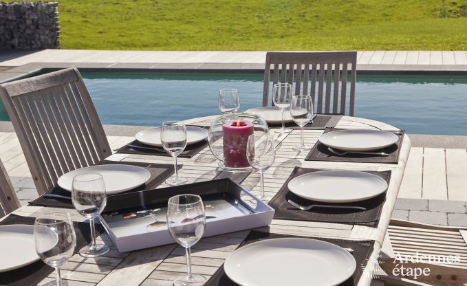 Maison de vacances de luxe  Froidthier pour 10 personnes avec piscine, bien-tre et 5 chambres prs d'Aubel