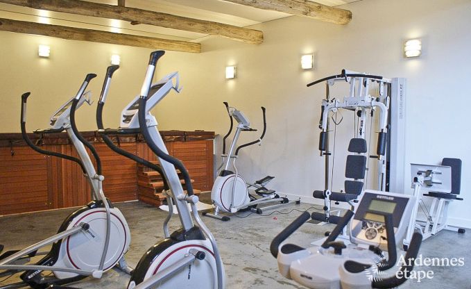 Maison de vacances de luxe  Froidthier pour 10 personnes avec piscine, bien-tre et 5 chambres prs d'Aubel