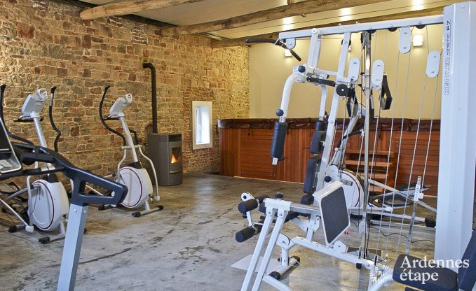 Maison de vacances de luxe  Froidthier pour 10 personnes avec piscine, bien-tre et 5 chambres prs d'Aubel