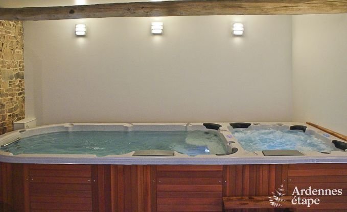 Maison de vacances de luxe  Froidthier pour 10 personnes avec piscine, bien-tre et 5 chambres prs d'Aubel