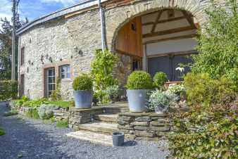 Maison de vacances authentique en pierre du pays à louer à Gedinne