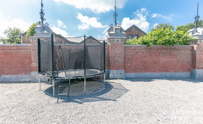 Ch�teau � Gesves pour 40 personnes en Ardenne