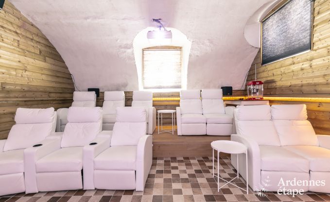 Ch�teau � Gesves pour 40 personnes en Ardenne