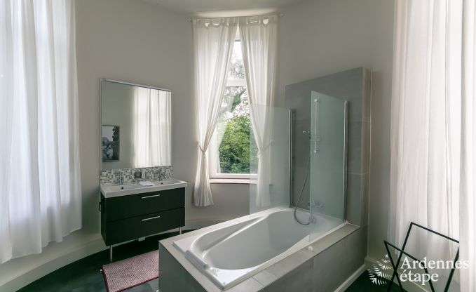 Ch�teau � Gesves pour 40 personnes en Ardenne