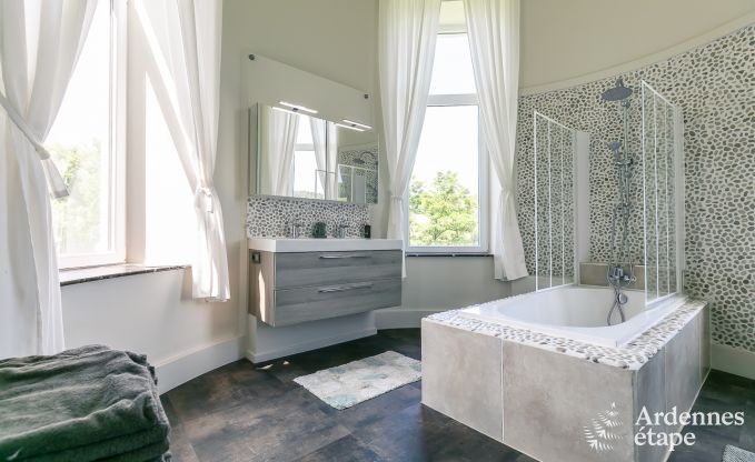 Ch�teau � Gesves pour 40 personnes en Ardenne