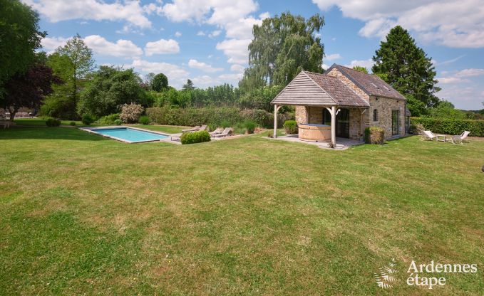 Villa de Luxe  Gesves pour 13/14 personnes en Ardenne