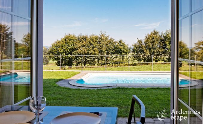 Jolie maison de vacances 12 personnes avec piscine extérieure à Gouvy