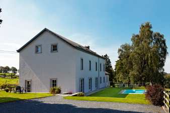 Jolie maison de vacances 12 personnes avec piscine extrieure  Gouvy