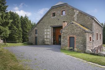 Luxueuse maison de vacances avec espace détente à louer à Gouvy