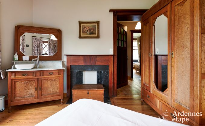 Grande maison de vacances pour 14 personnes avec 5 chambres, 4 salles de bains et grand jardin priv  Hamoir, Ardenne