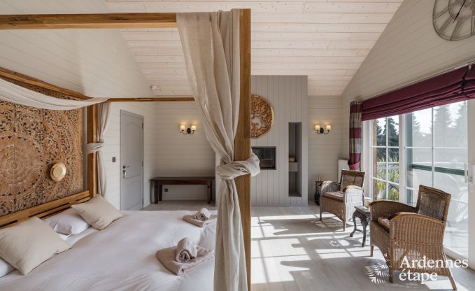 Spacieuse maison de vacances pour 12 personnes avec piscine et jardin priv� � Hamois, Ardenne