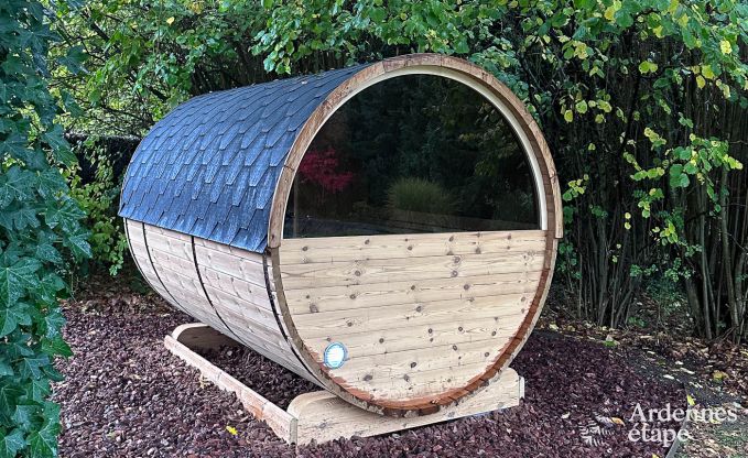 Spacieuse maison de vacances pour 12 personnes avec piscine et jardin priv� � Hamois, Ardenne