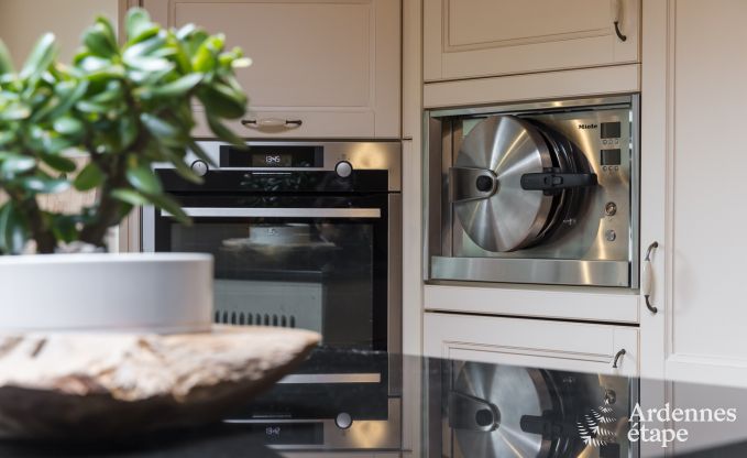 Maison de vacances de luxe � Hamois pour 8 personnes avec piscine et jardin priv� en Ardenne