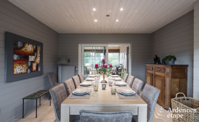 Maison de vacances de luxe  Hamois pour 8 personnes avec piscine et jardin priv en Ardenne
