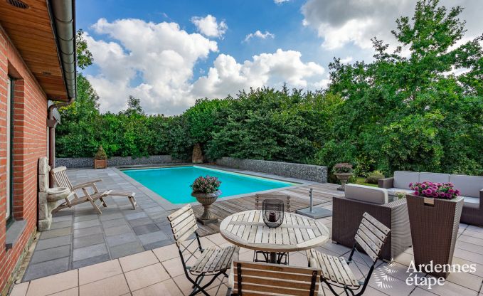 Maison de vacances de luxe  Hamois pour 8 personnes avec piscine et jardin priv en Ardenne