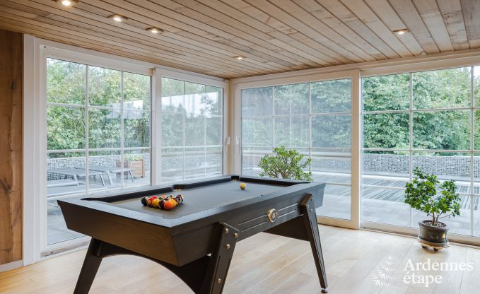 Maison de vacances de luxe  Hamois pour 8 personnes avec piscine et jardin priv en Ardenne