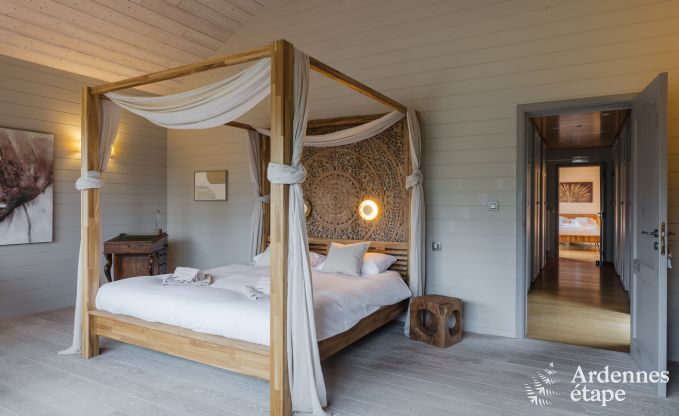 Spacieuse maison de vacances pour 12 personnes avec piscine et jardin priv� � Hamois, Ardenne