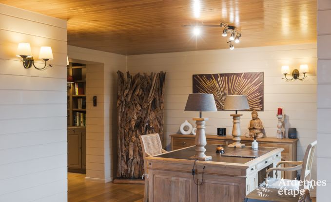 Spacieuse maison de vacances pour 12 personnes avec piscine et jardin priv� � Hamois, Ardenne