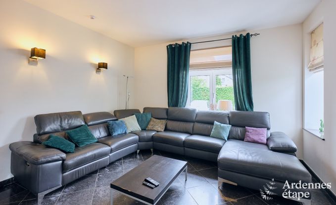 Charmante maison pour 6 personnes  Han-sur-Lesse avec terrasse prive au bord de l'eau