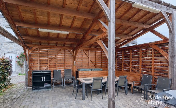 Grande maison de vacances en deux b�timents � Han-sur-Lesse pour 13 personnes avec piscine int�rieure