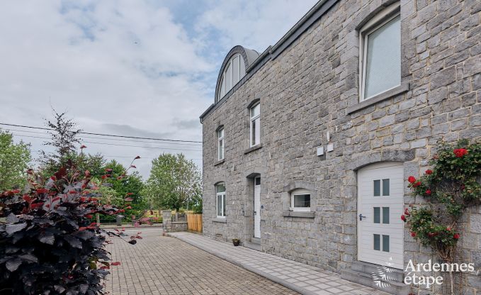Grande maison de vacances en deux b�timents � Han-sur-Lesse pour 13 personnes avec piscine int�rieure