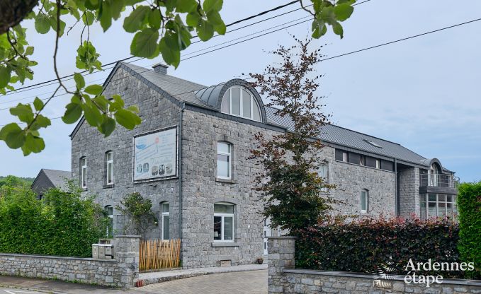 Grande maison de vacances en deux b�timents � Han-sur-Lesse pour 13 personnes avec piscine int�rieure