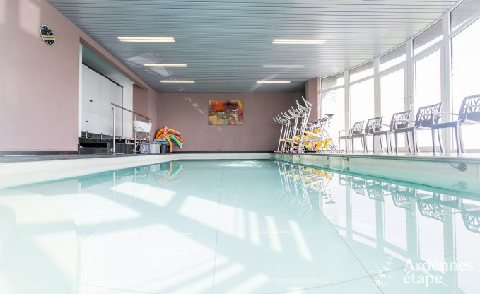 Grande maison de vacances en deux b�timents � Han-sur-Lesse pour 13 personnes avec piscine int�rieure