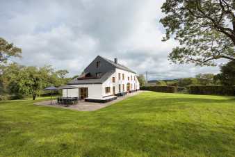 Spacieuse maison de vacances conviviale pour 9 personnes à Havelange, en Belgique.