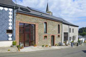 Ancienne ferme pour 15 personnes prs de Herbeumont