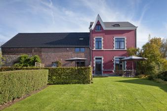 Agréable et confortable gîte pour 10 personnes à louer à Herve en Ardenne