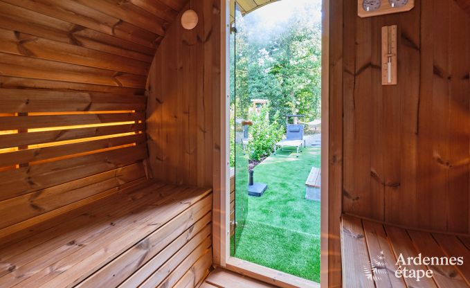 Chalet  Hotton pour 6 personnes avec spa de nage, bain nordique et sauna extrieur prs de Durbuy