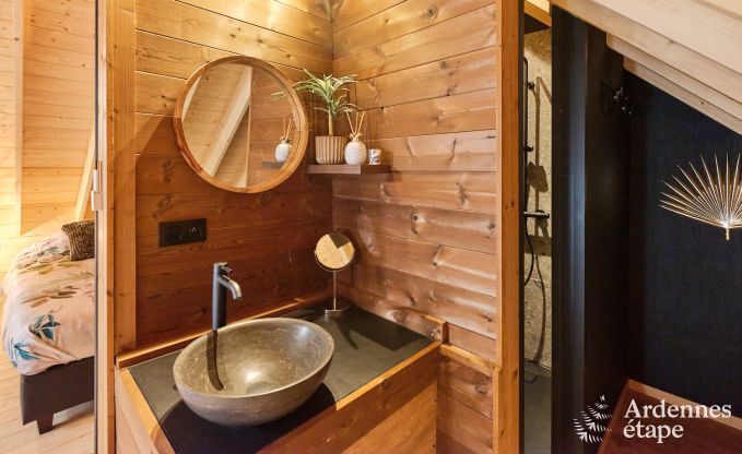 Chalet  Hotton pour 6 personnes avec spa de nage, bain nordique et sauna extrieur prs de Durbuy