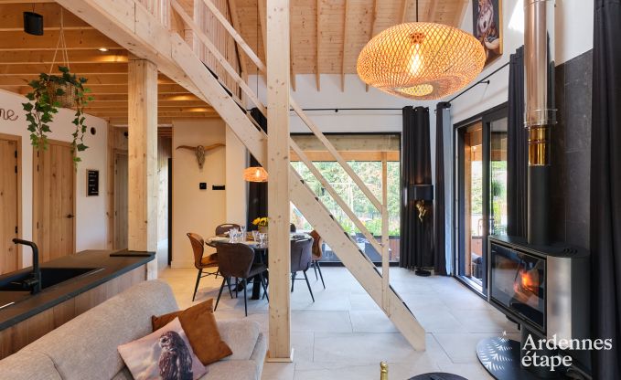 Chalet  Hotton pour 6 personnes avec spa de nage, bain nordique et sauna extrieur prs de Durbuy