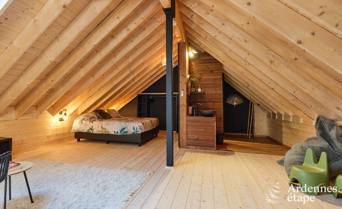 Chalet  Hotton pour 6 personnes avec spa de nage, bain nordique et sauna extrieur prs de Durbuy