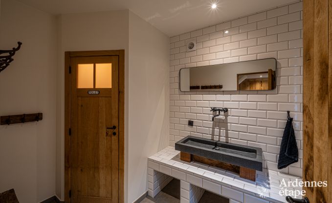 Grande maison de vacances pour 15 personnes � Hotton, Ardenne, avec 6 chambres et salles de bains, chemin�e, billard et terrasse avec brasero