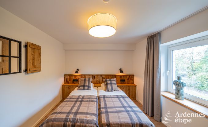 Grande maison de vacances pour 15 personnes � Hotton, Ardenne, avec 6 chambres et salles de bains, chemin�e, billard et terrasse avec brasero