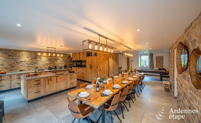 Grande maison de vacances pour 15 personnes � Hotton, Ardenne, avec 6 chambres et salles de bains, chemin�e, billard et terrasse avec brasero