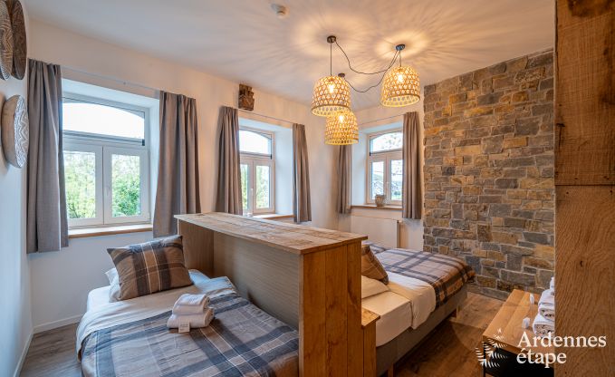 Grande maison de vacances pour 15 personnes � Hotton, Ardenne, avec 6 chambres et salles de bains, chemin�e, billard et terrasse avec brasero