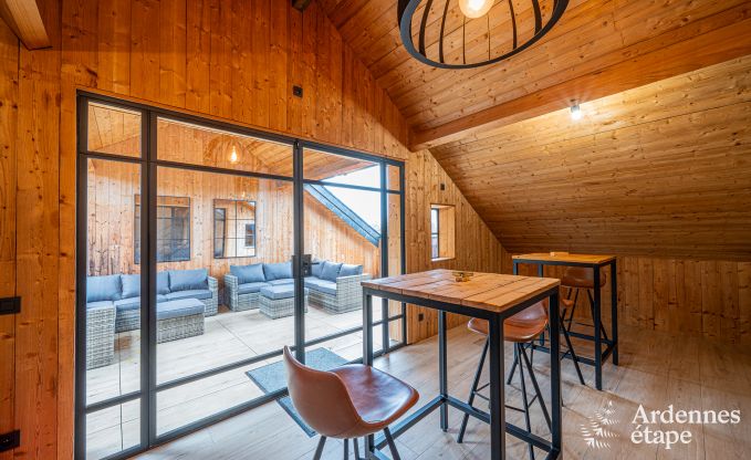 Grande maison de vacances pour 15 personnes � Hotton, Ardenne, avec 6 chambres et salles de bains, chemin�e, billard et terrasse avec brasero