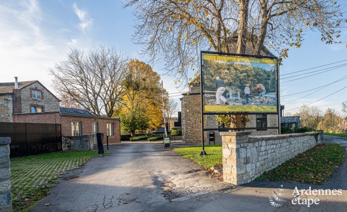 Grande maison de vacances pour 15 personnes � Hotton, Ardenne, avec 6 chambres et salles de bains, chemin�e, billard et terrasse avec brasero