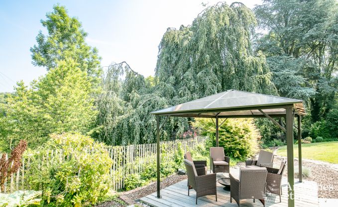 Villa de luxe au cur de Houffalize : maison de vacances pour 24 personnes avec sauna, jacuzzi et salle de jeux en Ardenne