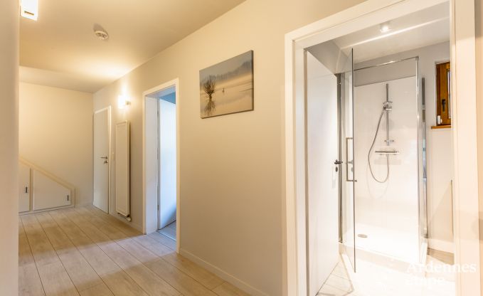Villa de luxe au cur de Houffalize : maison de vacances pour 24 personnes avec sauna, jacuzzi et salle de jeux en Ardenne