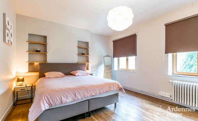 Villa de luxe au cur de Houffalize : maison de vacances pour 24 personnes avec sauna, jacuzzi et salle de jeux en Ardenne