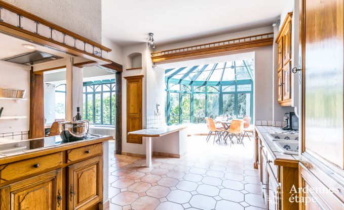 Villa de luxe au cur de Houffalize : maison de vacances pour 24 personnes avec sauna, jacuzzi et salle de jeux en Ardenne